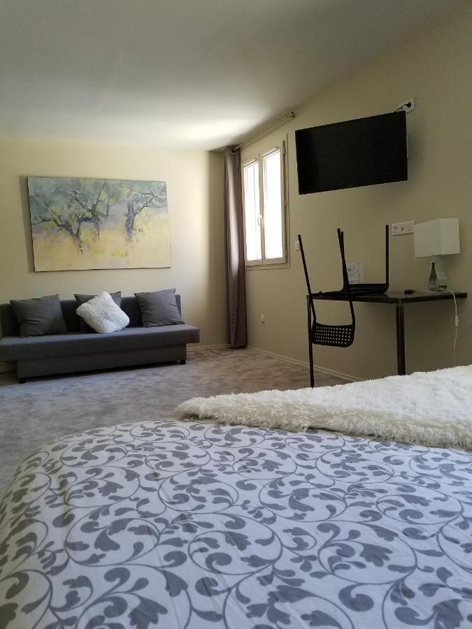 L'Oustaou Bed and Breakfast Chateau-Arnoux-Saint-Auban Εξωτερικό φωτογραφία