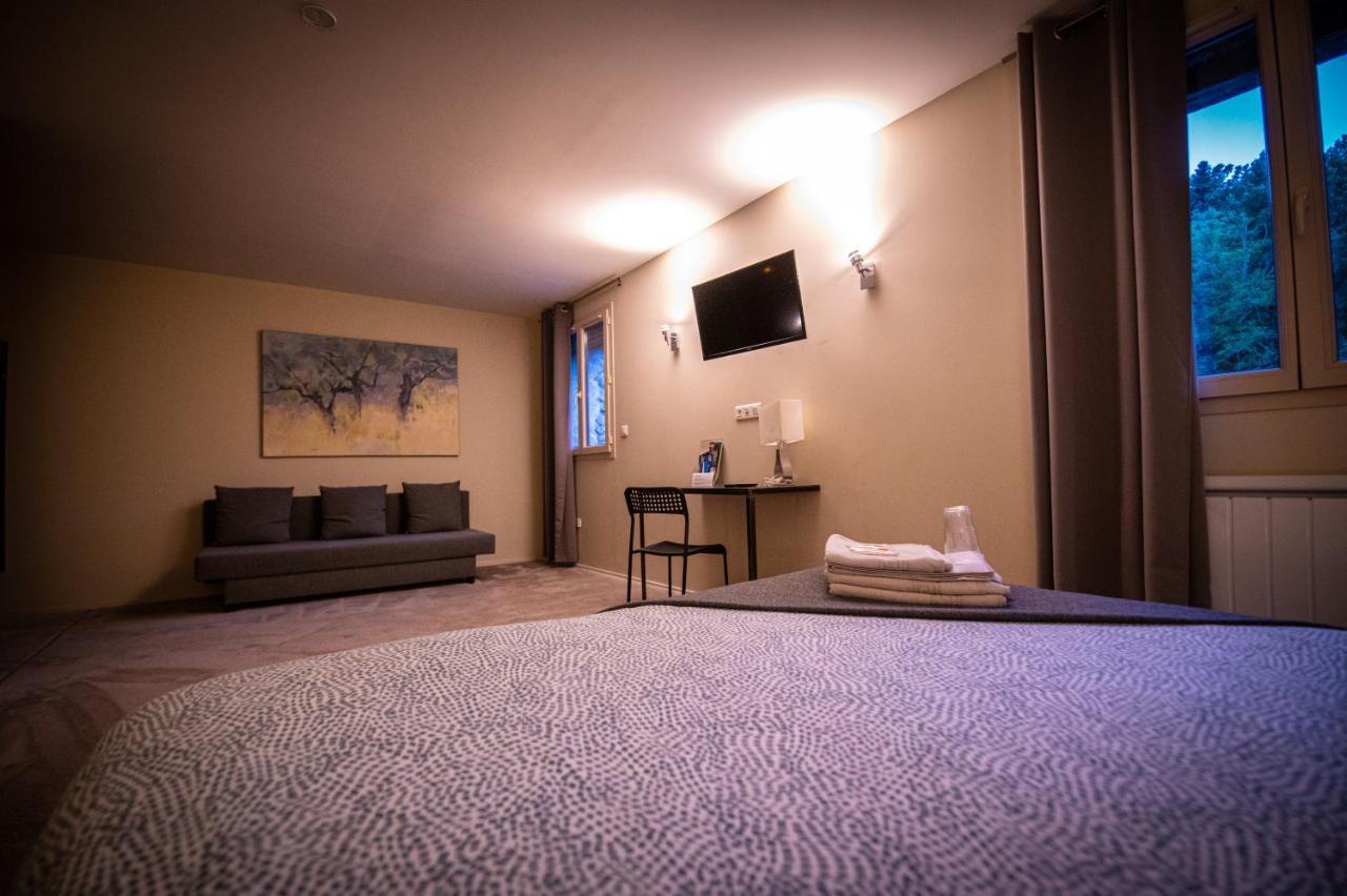 L'Oustaou Bed and Breakfast Chateau-Arnoux-Saint-Auban Εξωτερικό φωτογραφία